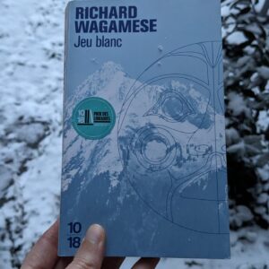 Couverture de Jeu blanc, de Richard Wagamese devant une cour enneigée