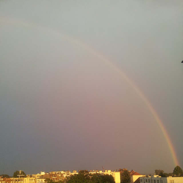 Arc-en-ciel sur Bruxelles